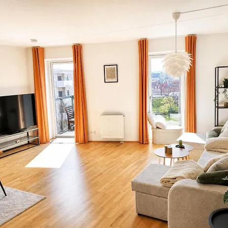 Penthouse With 3 And 2 Balconies In C *