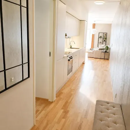דירה Penthouse With 3 And 2 Balconies In C אורהוס