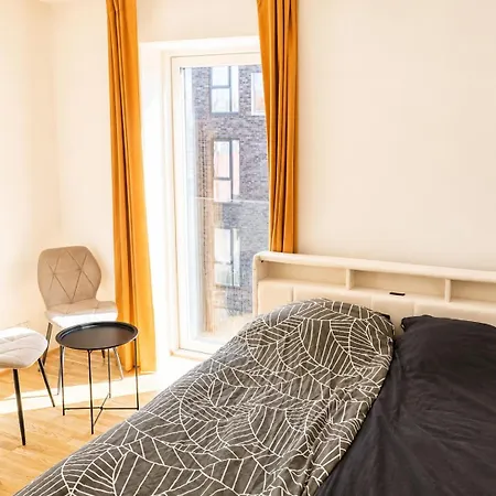 Penthouse With 3 And 2 Balconies In C דירה *